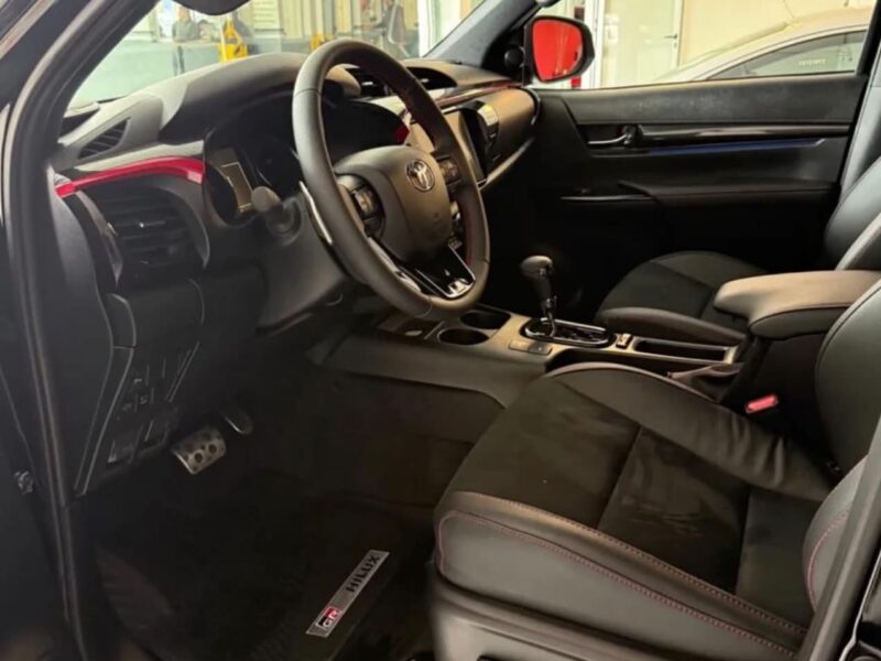 Toyota hilux gr 4 sport 2026 0km fisica